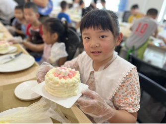 (2024.8.27)花果社区青少年暑期新体验——小小甜品师职业体验活动顺利开展456.png